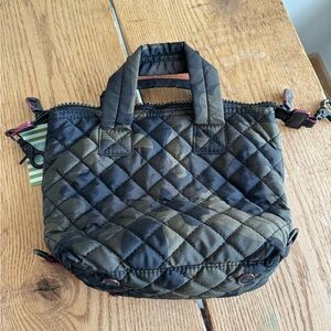 Small camo puffer bag